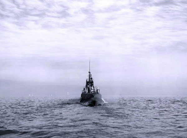 USS Herring stern view