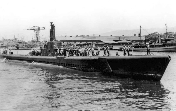 USS Tang entering Pearl Harbor